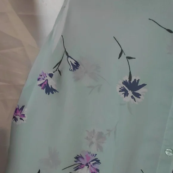 attention Mint Green Sleeveless Floral Button-Front Blouse - Picture 5 of 9